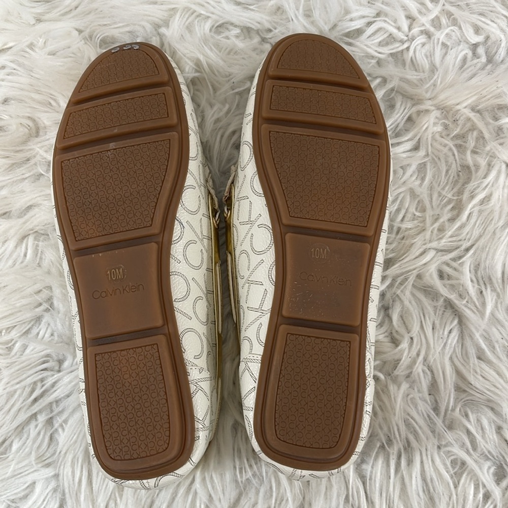 CALVIN KLEIN WOMEN’S MOCCASINS LAYA-T WHITE GOLD BOW CK LOGO SIZE 10 NEW - Picture 9 of 9